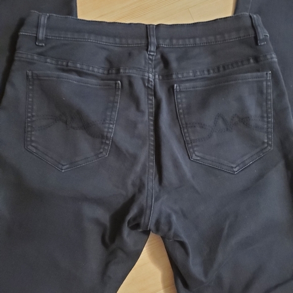 New York & Co. Women's Low Rise Jean Leggings - Picture 5 of 6